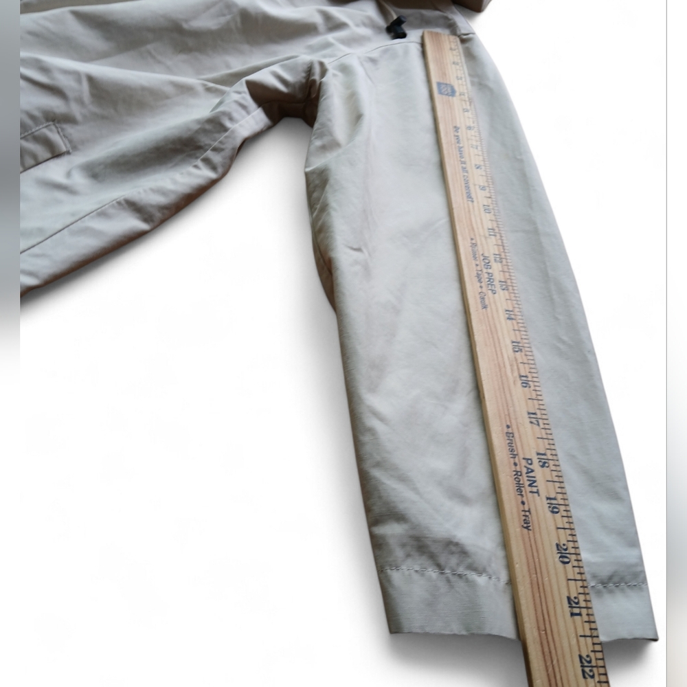Eddie Bauer Men's Size Small Cream Heavy Duty Hooded Rain Jacket - Picture 4 of 5